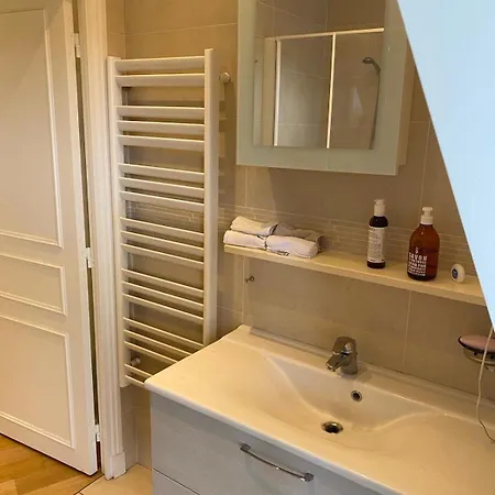Apartman Apparemment Au Coeur De - 6 Eme *